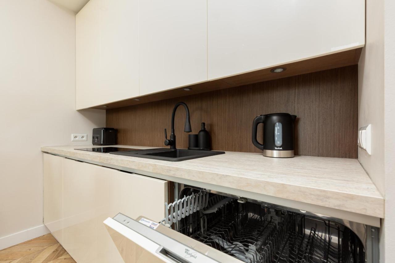Platinum Towers Apartment With Parking By Renters Prestige Warszawa Eksteriør bilde