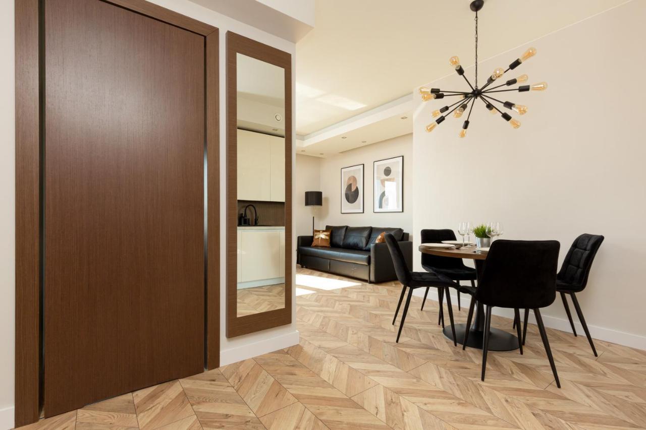 Platinum Towers Apartment With Parking By Renters Prestige Warszawa Eksteriør bilde