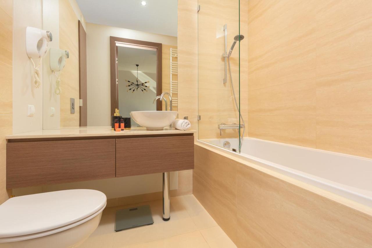 Platinum Towers Apartment With Parking By Renters Prestige Warszawa Eksteriør bilde