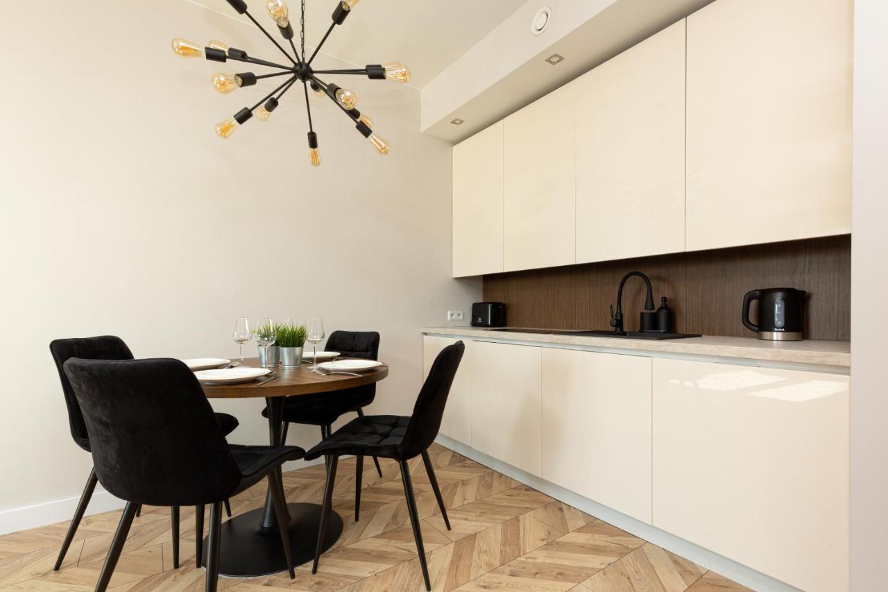 Platinum Towers Apartment With Parking By Renters Prestige Warszawa Eksteriør bilde