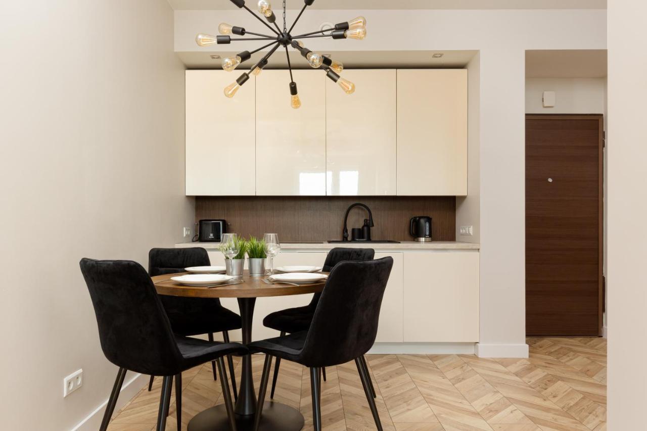 Platinum Towers Apartment With Parking By Renters Prestige Warszawa Eksteriør bilde